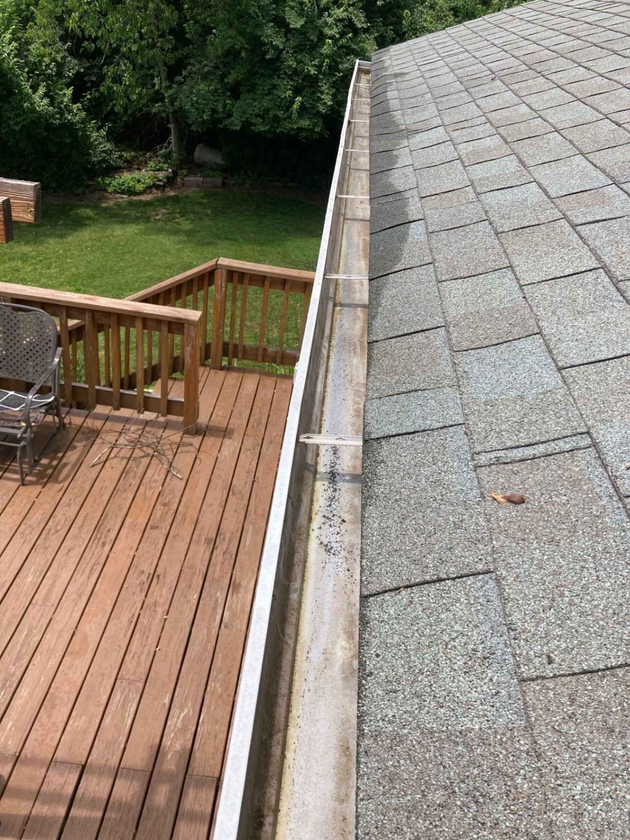 After gutter cleaning with the gutter channel cleared out